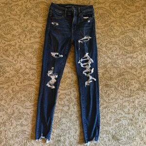 American eagle size 2 frayed style jeans with button fly